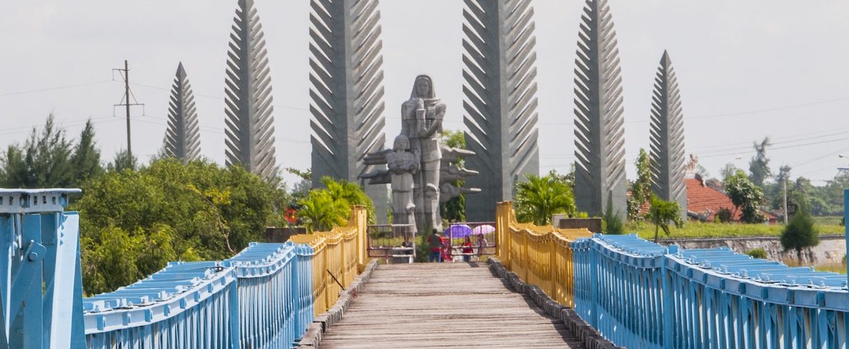 Hien Luong Bridge