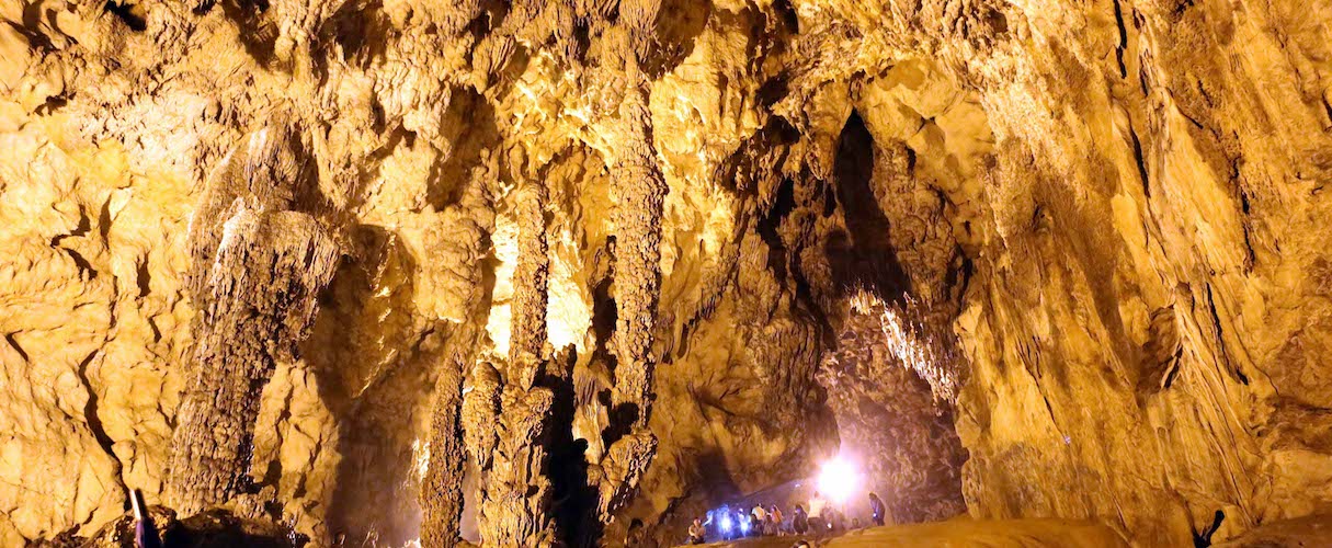 Nguom Ngao Cave