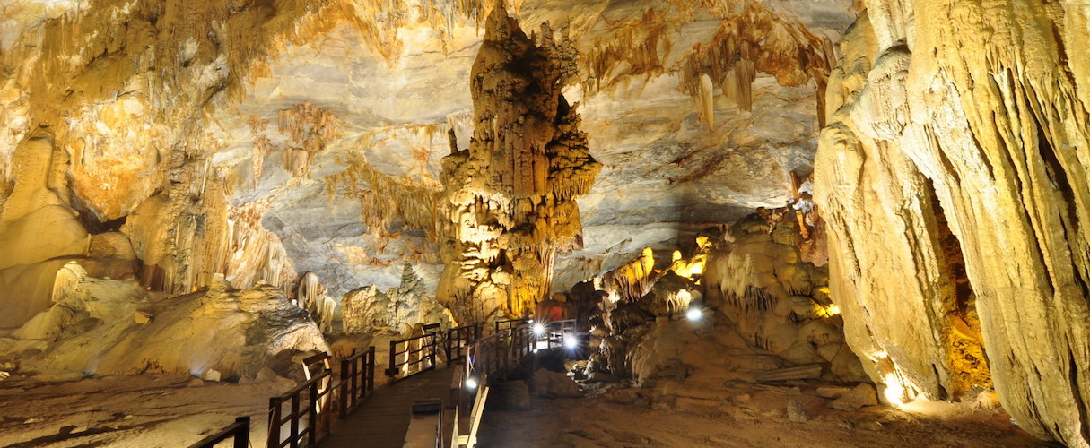 Thien Cung Cave