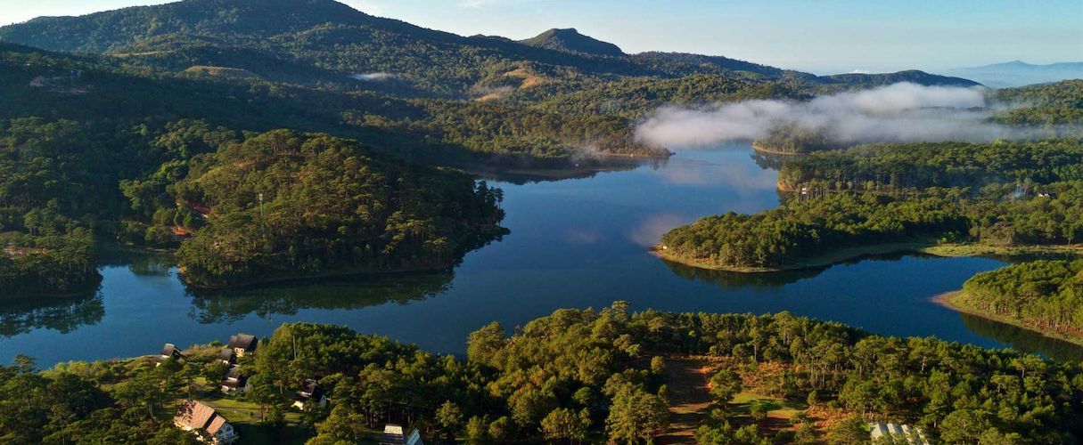 Tuyen Lam Lake