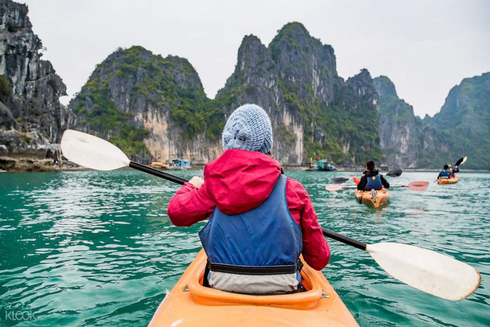 kayaking-halong