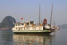Petit White Dolphin Cruise