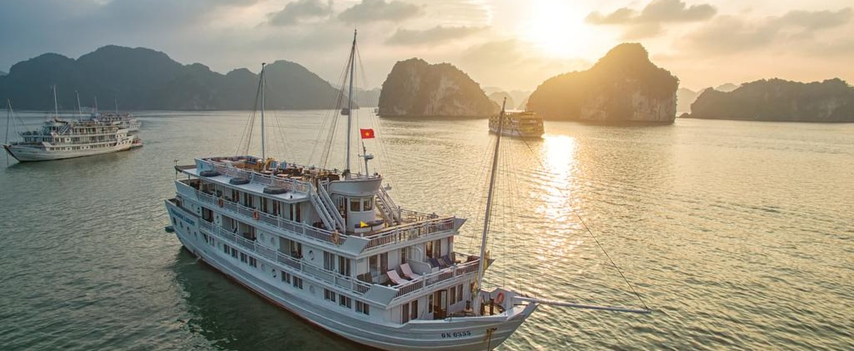 Paradise Luxury Cruises 2 days/ 1 night