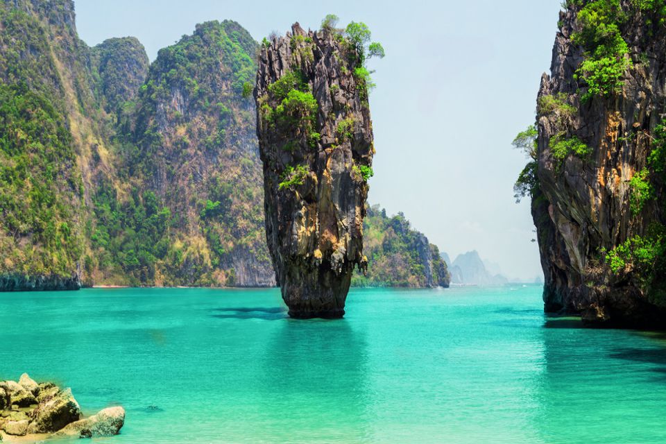 jame-bond-island