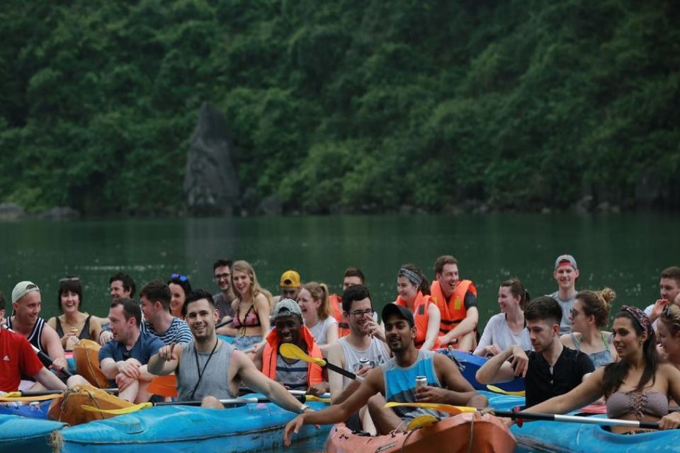 kayaking-in-halong-bay
