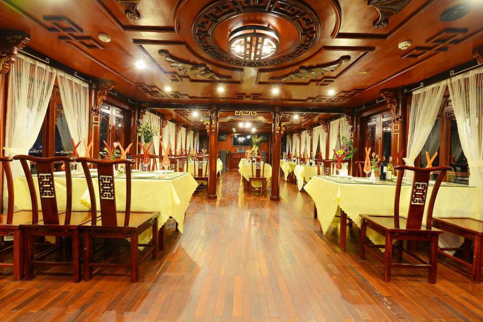 restuarant-royal-palace-cruise-2-days-1-night-4