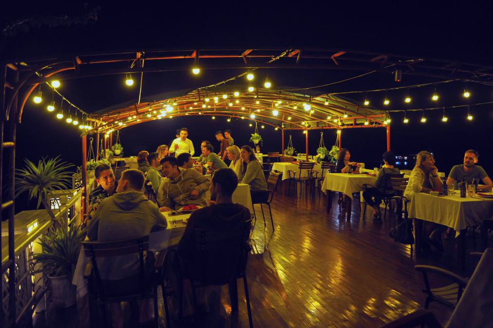 Dinner-on-top-deck-960