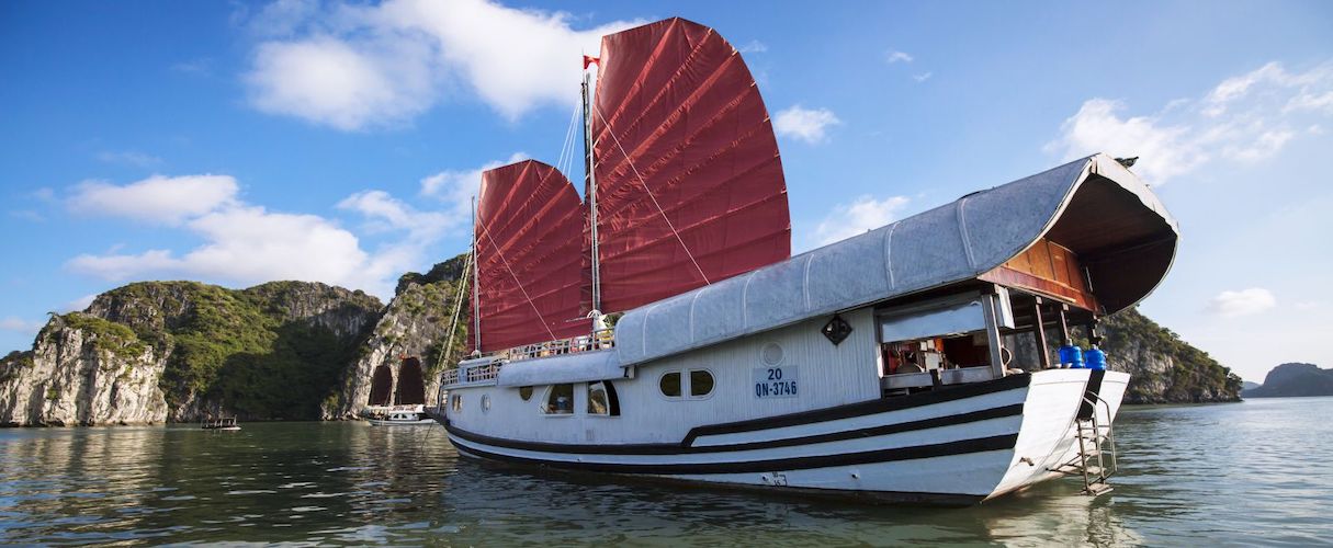 Dragon Bay cruise full day tour from Halong