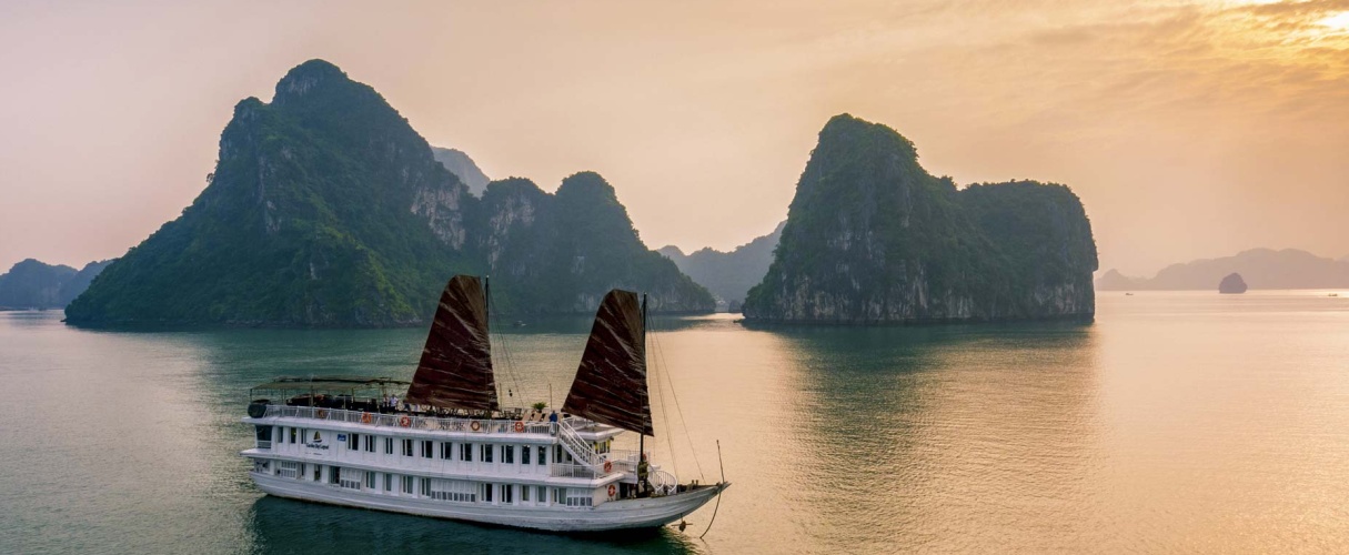 Garden Bay Legend Cruise 2 days/ 1 night