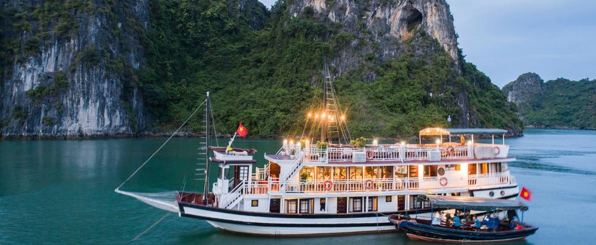 Swan Deluxe Cruise 2 days/ 1 night