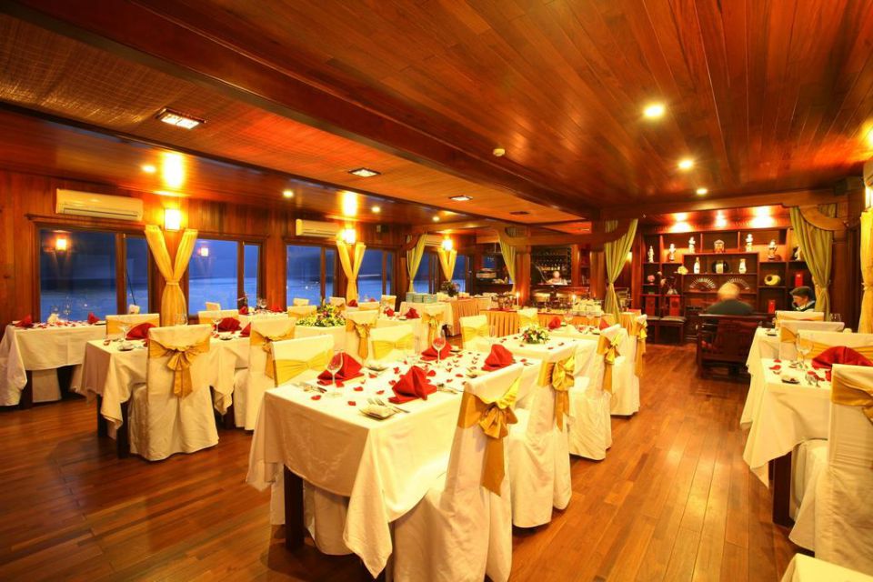 resataurant-indochina-sails-3-days-2-nights-4