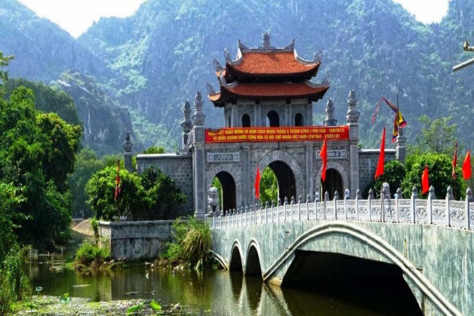 hoa-lu-entrance-960