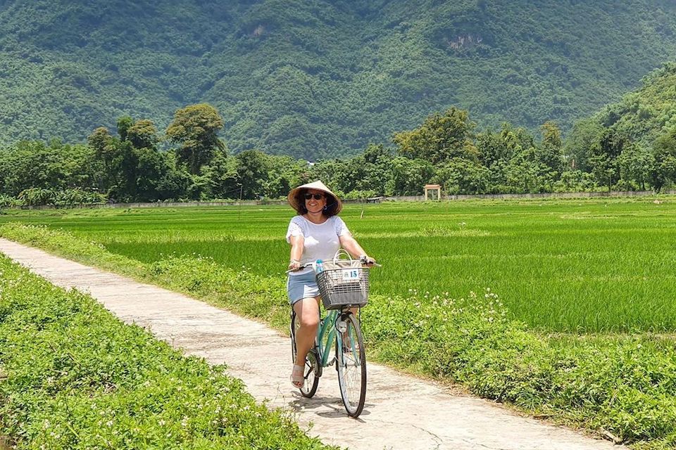biking-in-mai-chau