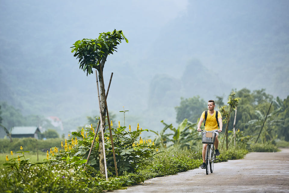 biking-in-ninh-binh