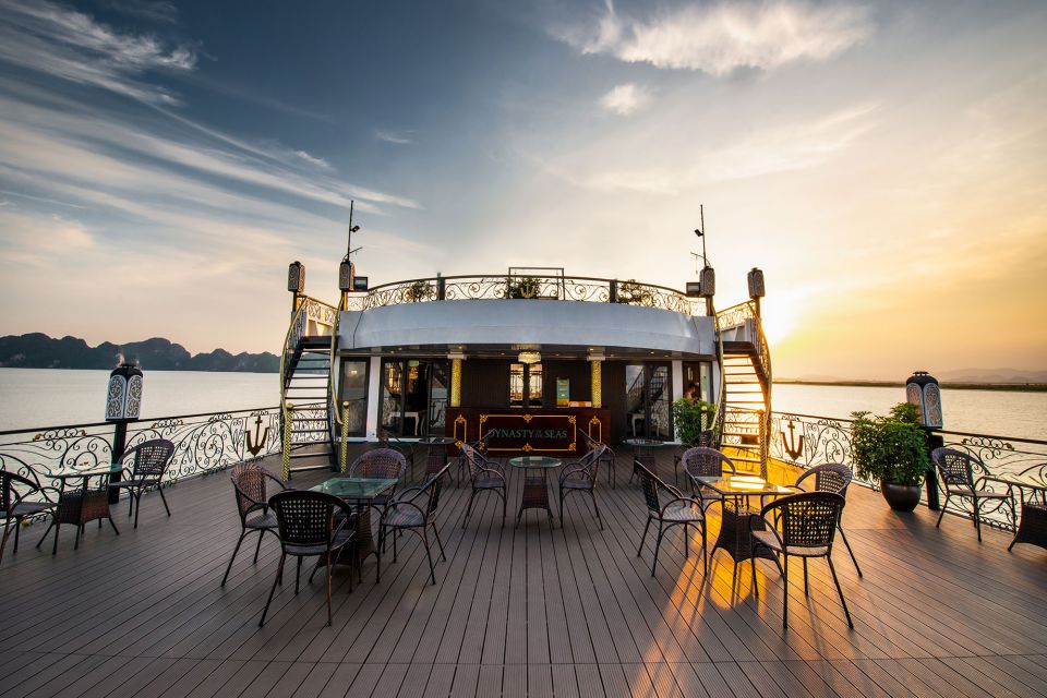 dynasty-cruise-bar-on-sundeck-960