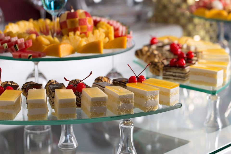 dynasty-cruise-buffet-breakfast-960