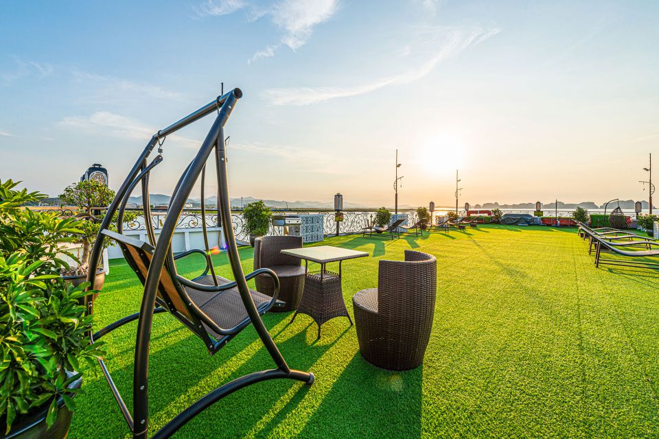 dynasty-cruise15-sundeck-960