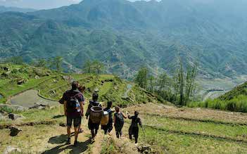 Sapa Easy Trek 2D3N by train