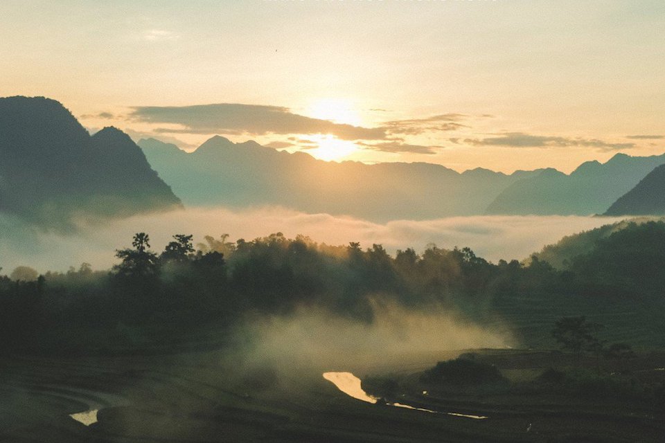 sunrise-in-pu-luong