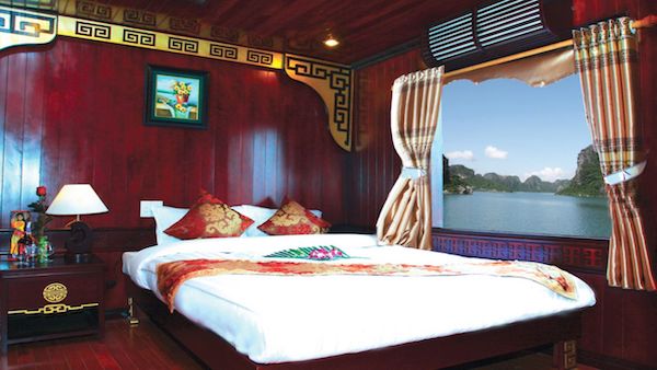 1 night boat + 1 night Cat Ba beach resort