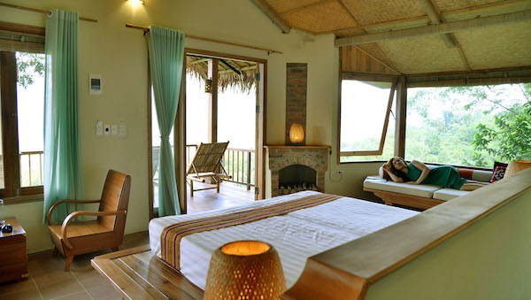 Deluxe valley-front pool room