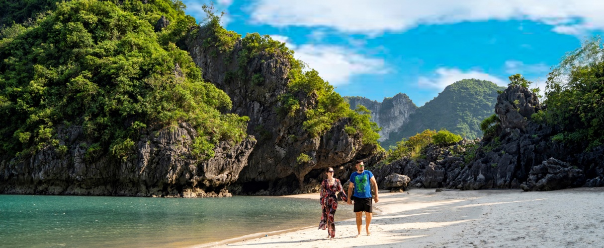 Halong group day trip (Sung Sot - Titop)