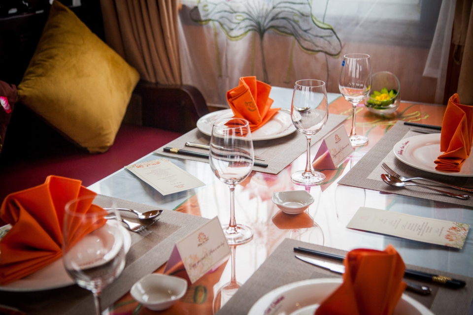 table-set-up-960